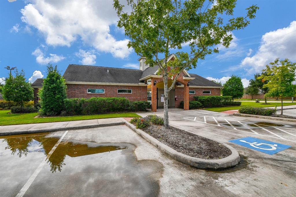 15015 2 Sunset Willow Drive, Humble, Texas 77346, 4 Bedrooms Bedrooms, 8 Rooms Rooms,3 BathroomsBathrooms,Single-family,For Sale,Sunset Willow,52902156