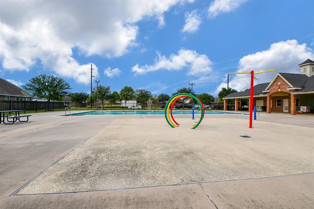 15015 2 Sunset Willow Drive, Humble, Texas 77346, 4 Bedrooms Bedrooms, 8 Rooms Rooms,3 BathroomsBathrooms,Single-family,For Sale,Sunset Willow,52902156