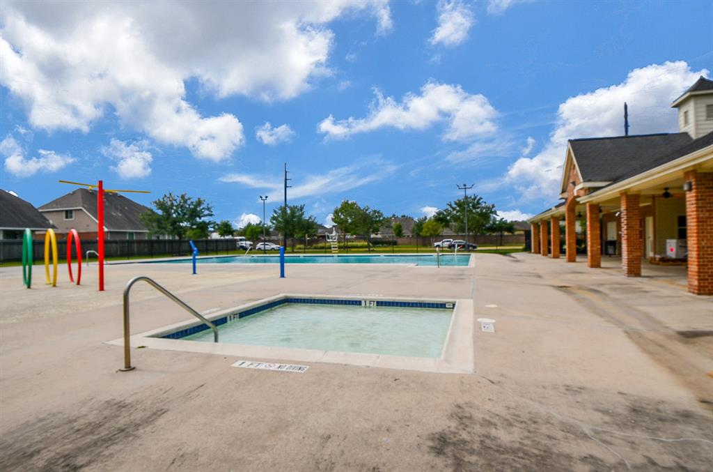 15015 2 Sunset Willow Drive, Humble, Texas 77346, 4 Bedrooms Bedrooms, 8 Rooms Rooms,3 BathroomsBathrooms,Single-family,For Sale,Sunset Willow,52902156