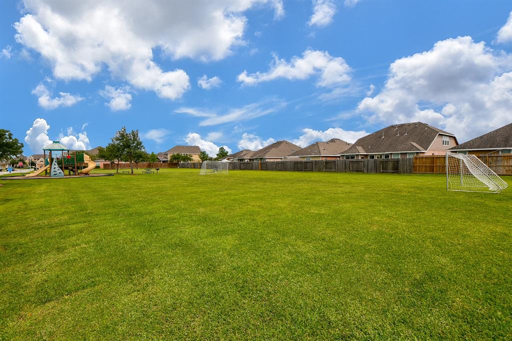 15015 2 Sunset Willow Drive, Humble, Texas 77346, 4 Bedrooms Bedrooms, 8 Rooms Rooms,3 BathroomsBathrooms,Single-family,For Sale,Sunset Willow,52902156