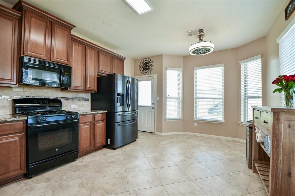15015 2 Sunset Willow Drive, Humble, Texas 77346, 4 Bedrooms Bedrooms, 8 Rooms Rooms,3 BathroomsBathrooms,Single-family,For Sale,Sunset Willow,52902156