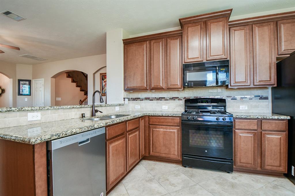 15015 2 Sunset Willow Drive, Humble, Texas 77346, 4 Bedrooms Bedrooms, 8 Rooms Rooms,3 BathroomsBathrooms,Single-family,For Sale,Sunset Willow,52902156