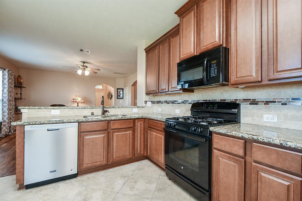 15015 2 Sunset Willow Drive, Humble, Texas 77346, 4 Bedrooms Bedrooms, 8 Rooms Rooms,3 BathroomsBathrooms,Single-family,For Sale,Sunset Willow,52902156