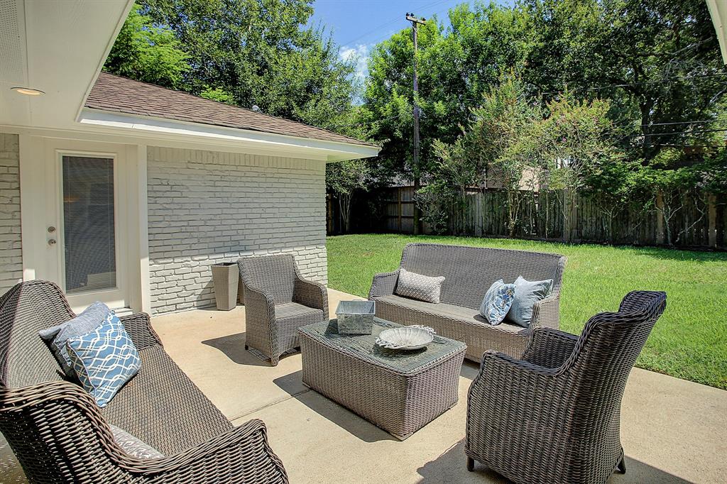 5235 1 Ariel Street, Houston, Texas 77096, 3 Bedrooms Bedrooms, 11 Rooms Rooms,2 BathroomsBathrooms,Single-family,For Sale,Ariel,48114992