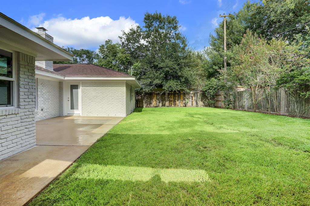 5235 1 Ariel Street, Houston, Texas 77096, 3 Bedrooms Bedrooms, 11 Rooms Rooms,2 BathroomsBathrooms,Single-family,For Sale,Ariel,48114992