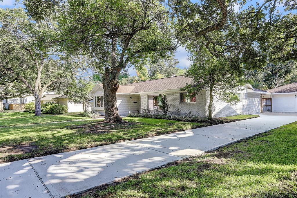 5235 1 Ariel Street, Houston, Texas 77096, 3 Bedrooms Bedrooms, 11 Rooms Rooms,2 BathroomsBathrooms,Single-family,For Sale,Ariel,48114992