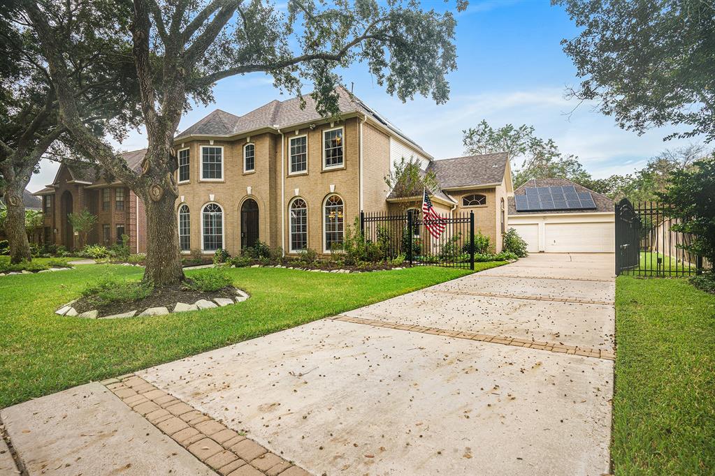 14914 2 Evergreen Ridge Way Street, Houston, Texas 77062, 4 Bedrooms Bedrooms, 9 Rooms Rooms,3 BathroomsBathrooms,Single-family,For Sale,Evergreen Ridge Way,10477783