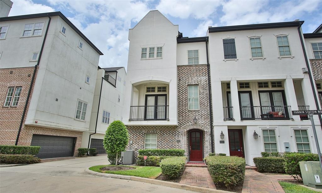 2027 3 Fannin Station, Houston, Texas 77045, 3 Bedrooms Bedrooms, 3 Rooms Rooms,3 BathroomsBathrooms,Townhouse/condo,For Sale,Fannin Station,4906915