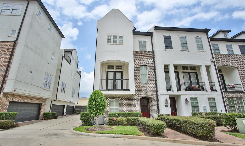 2027 3 Fannin Station, Houston, Texas 77045, 3 Bedrooms Bedrooms, 3 Rooms Rooms,3 BathroomsBathrooms,Townhouse/condo,For Sale,Fannin Station,4906915