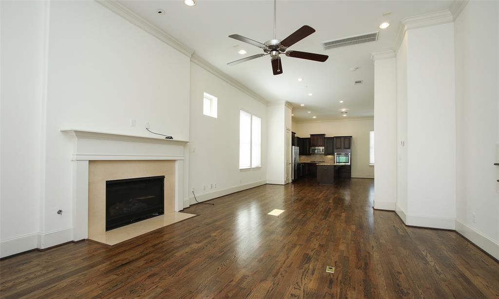 2027 3 Fannin Station, Houston, Texas 77045, 3 Bedrooms Bedrooms, 3 Rooms Rooms,3 BathroomsBathrooms,Townhouse/condo,For Sale,Fannin Station,4906915