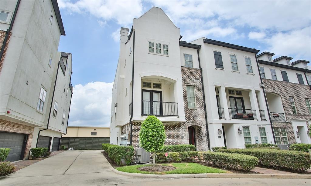 2027 3 Fannin Station, Houston, Texas 77045, 3 Bedrooms Bedrooms, 3 Rooms Rooms,3 BathroomsBathrooms,Townhouse/condo,For Sale,Fannin Station,4906915