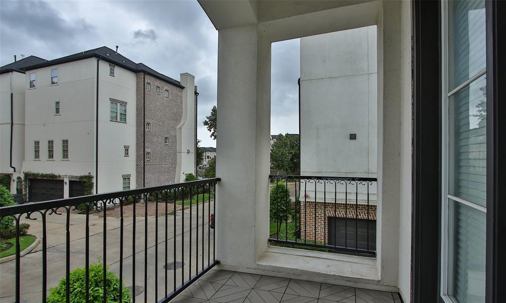 2027 3 Fannin Station, Houston, Texas 77045, 3 Bedrooms Bedrooms, 3 Rooms Rooms,3 BathroomsBathrooms,Townhouse/condo,For Sale,Fannin Station,4906915