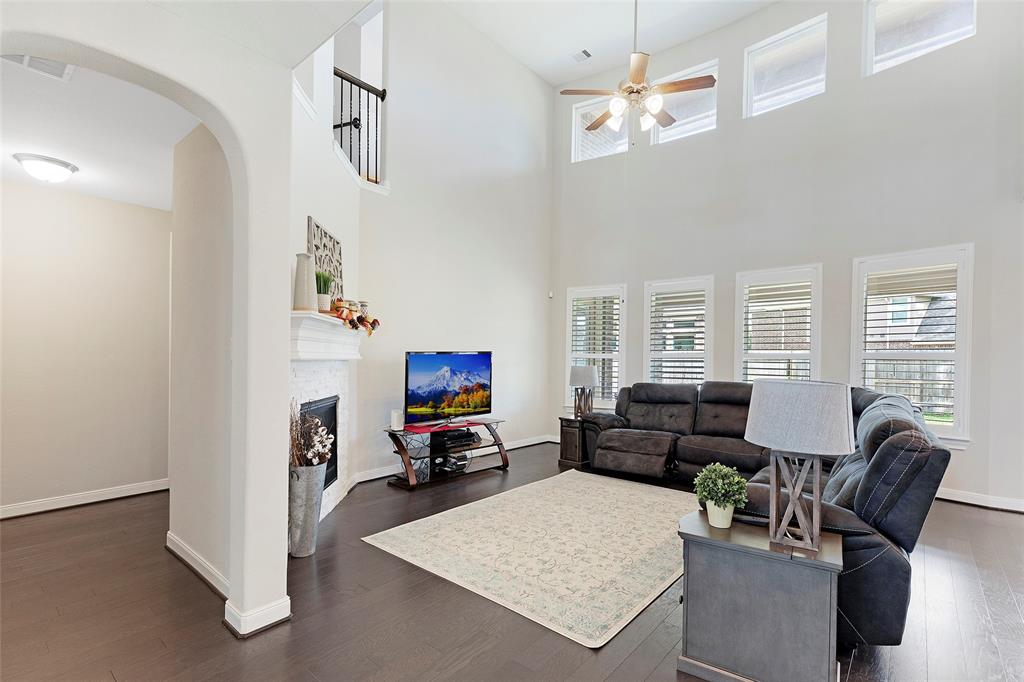 17108 2 Numid Lake Court, Houston, Texas 77044, 4 Bedrooms Bedrooms, 11 Rooms Rooms,3 BathroomsBathrooms,Single-family,For Sale,Numid Lake,65214378