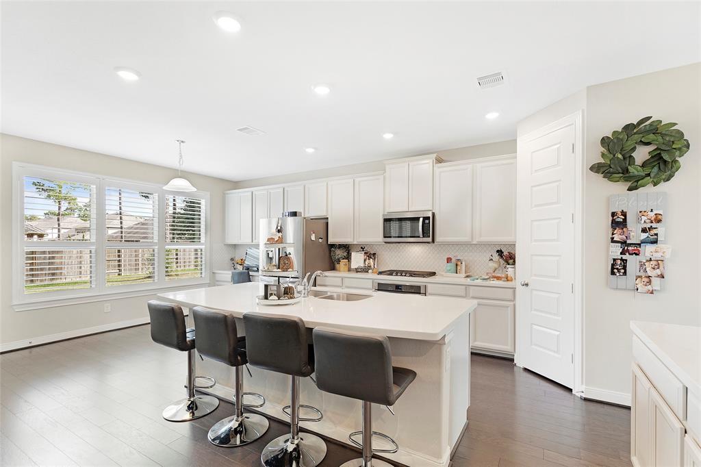 17108 2 Numid Lake Court, Houston, Texas 77044, 4 Bedrooms Bedrooms, 11 Rooms Rooms,3 BathroomsBathrooms,Single-family,For Sale,Numid Lake,65214378