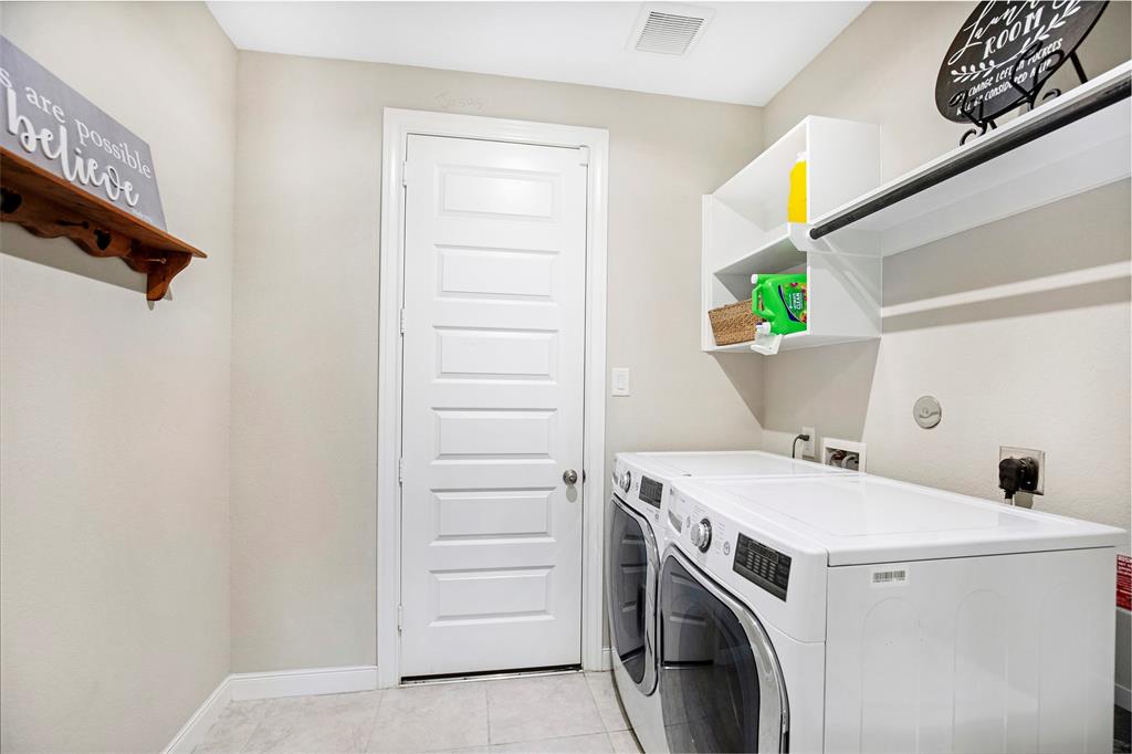 17108 2 Numid Lake Court, Houston, Texas 77044, 4 Bedrooms Bedrooms, 11 Rooms Rooms,3 BathroomsBathrooms,Single-family,For Sale,Numid Lake,65214378