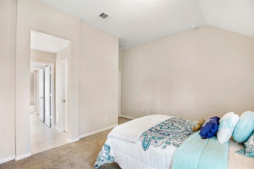 17108 2 Numid Lake Court, Houston, Texas 77044, 4 Bedrooms Bedrooms, 11 Rooms Rooms,3 BathroomsBathrooms,Single-family,For Sale,Numid Lake,65214378