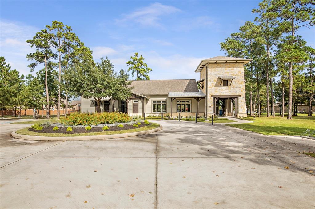 17108 2 Numid Lake Court, Houston, Texas 77044, 4 Bedrooms Bedrooms, 11 Rooms Rooms,3 BathroomsBathrooms,Single-family,For Sale,Numid Lake,65214378
