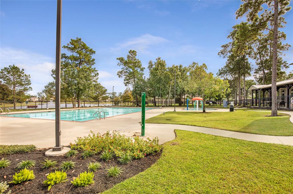 17108 2 Numid Lake Court, Houston, Texas 77044, 4 Bedrooms Bedrooms, 11 Rooms Rooms,3 BathroomsBathrooms,Single-family,For Sale,Numid Lake,65214378