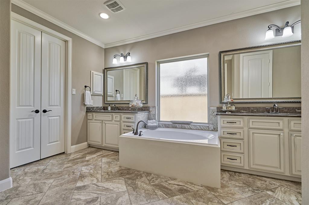 120 2 Kate Place Court, Montgomery, Texas 77316, 4 Bedrooms Bedrooms, 11 Rooms Rooms,3 BathroomsBathrooms,Single-family,For Sale,Kate Place,84739343