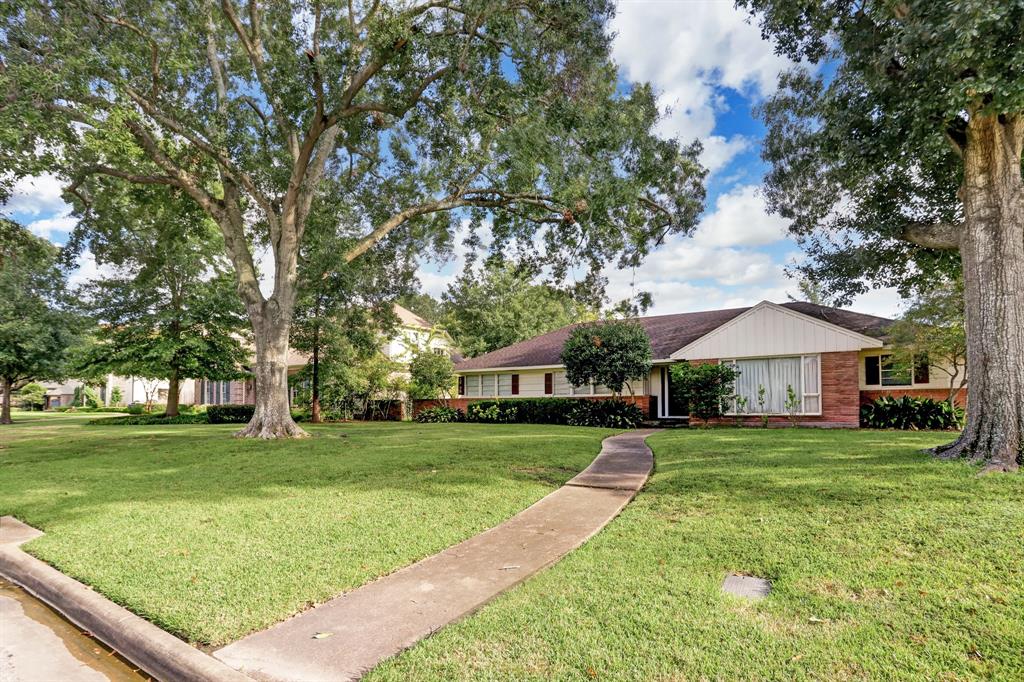 5375 1 Tilbury Drive, Houston, Texas 77056, 2 Bedrooms Bedrooms, 6 Rooms Rooms,2 BathroomsBathrooms,Single-family,For Sale,Tilbury,53046127