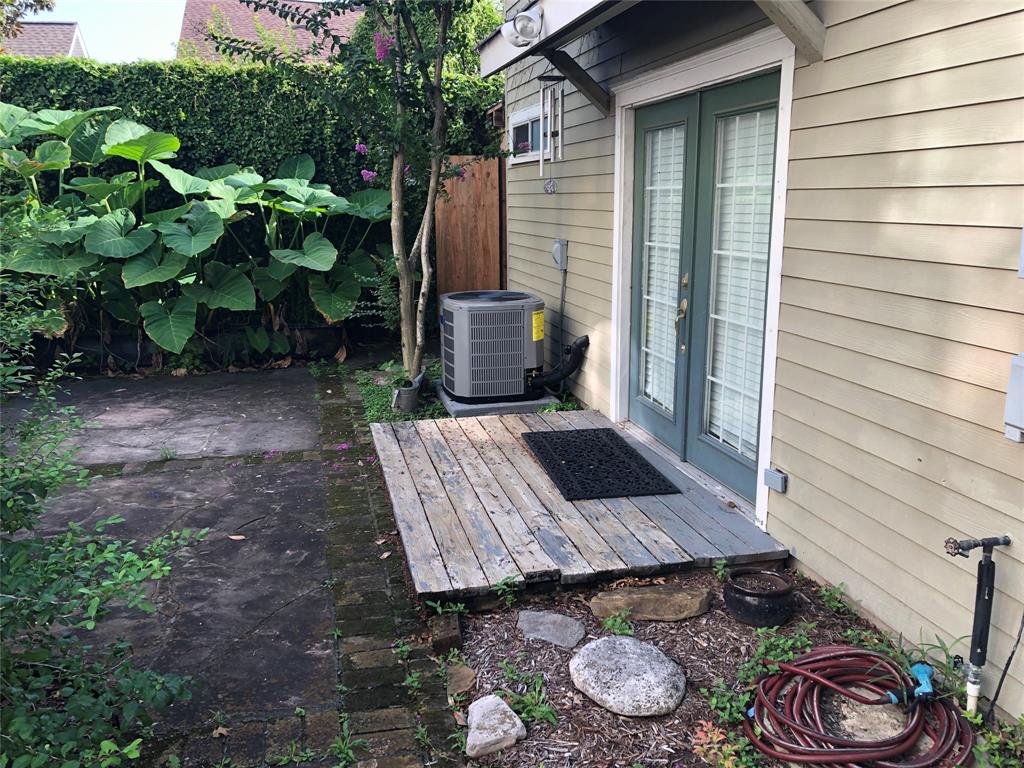 606 2 Drew Street, Houston, Texas 77006, 2 Bedrooms Bedrooms, ,2 BathroomsBathrooms,Multi-family,For Sale,Drew,64066327