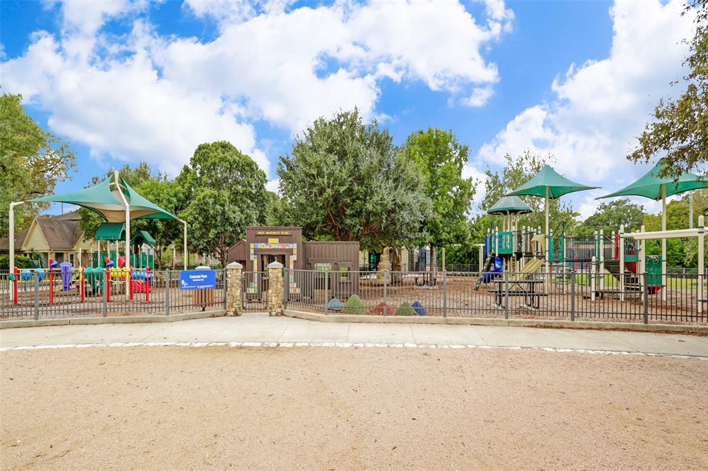 4133 2 Marquette Street, West University Place, Texas 77005, 4 Bedrooms Bedrooms, 11 Rooms Rooms,4 BathroomsBathrooms,Single-family,For Sale,Marquette,87909853