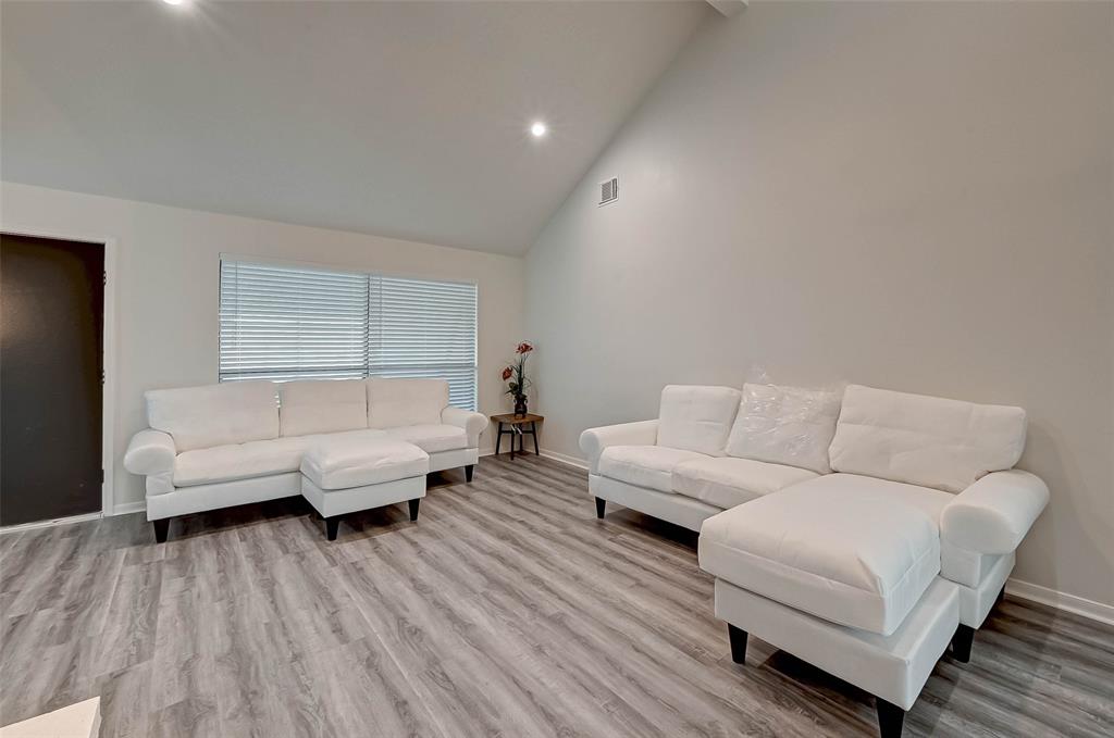4411 2 Ireland Lane, Pasadena, Texas 77505, 4 Bedrooms Bedrooms, 4 Rooms Rooms,2 BathroomsBathrooms,Single-family,For Sale,Ireland,76049601