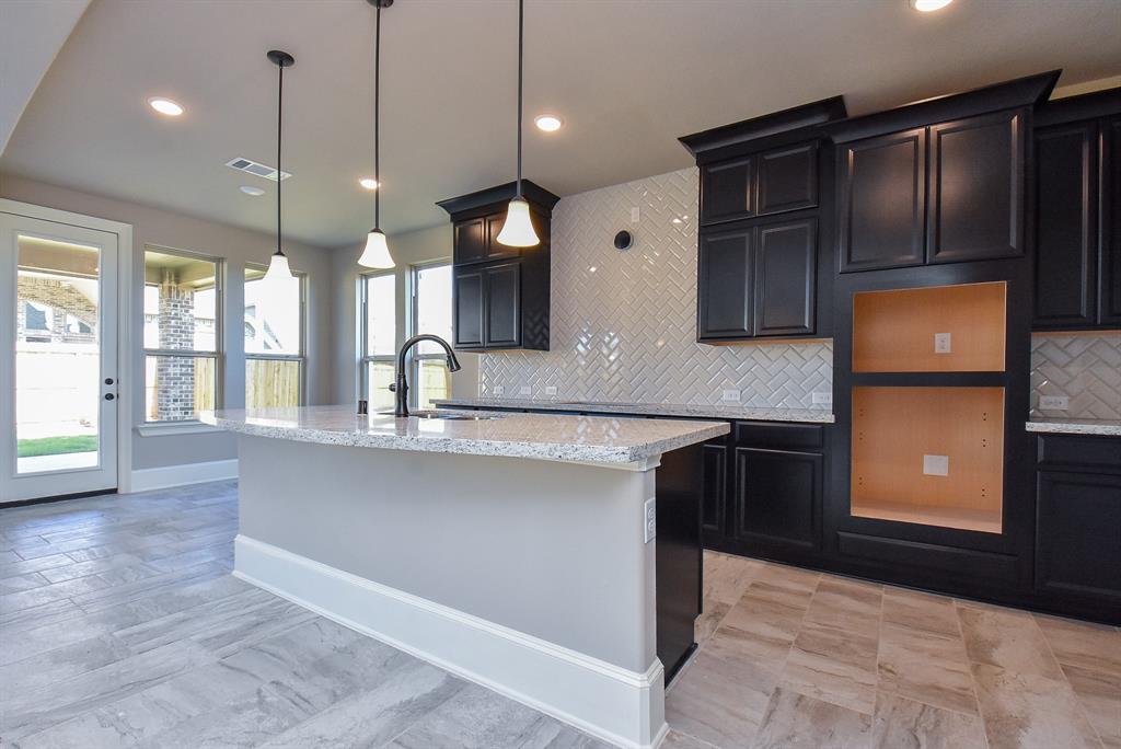 26615 2 Vega Pointe Lane, Richmond, Texas 77406, 5 Bedrooms Bedrooms, 11 Rooms Rooms,4 BathroomsBathrooms,Single-family,For Sale,Vega Pointe,59411317
