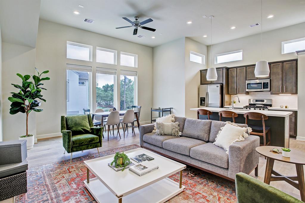 151 2 Knightsbridge Park Lane, Houston, Texas 77018, 3 Bedrooms Bedrooms, 8 Rooms Rooms,2 BathroomsBathrooms,Single-family,For Sale,Knightsbridge Park,61640604