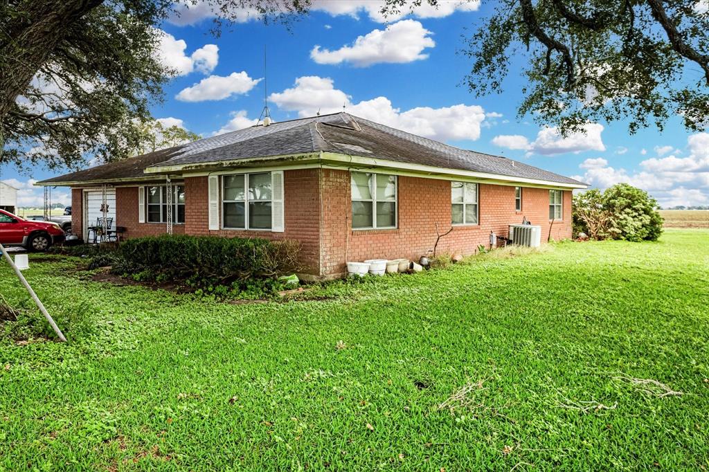 13707 1 FM 1489 Rd, Wallis, Texas 77485, 3 Bedrooms Bedrooms, 8 Rooms Rooms,2 BathroomsBathrooms,Country Homes/acreage,For Sale,FM 1489 Rd,83921648
