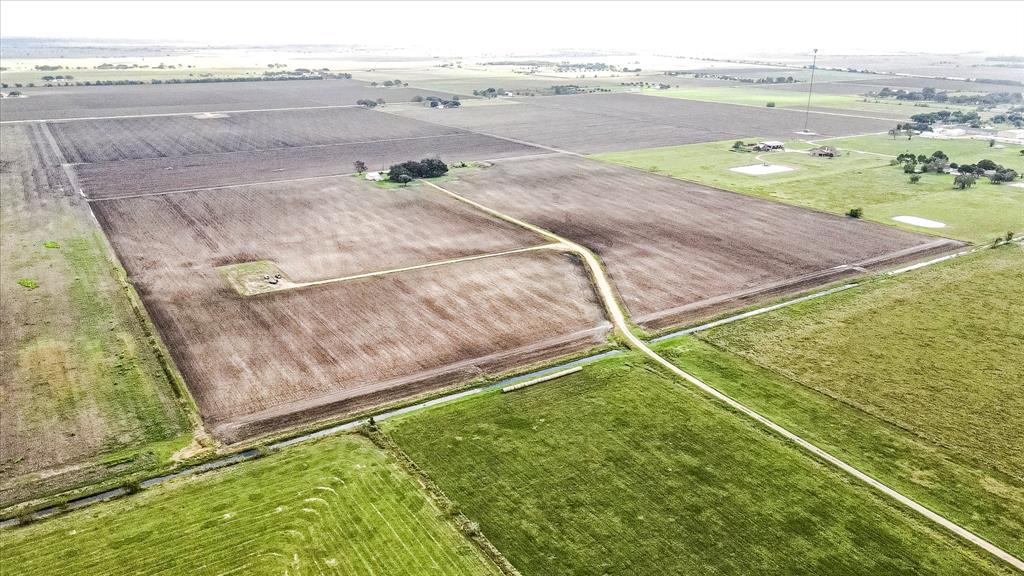 13707 1 FM 1489 Rd, Wallis, Texas 77485, 3 Bedrooms Bedrooms, 8 Rooms Rooms,2 BathroomsBathrooms,Country Homes/acreage,For Sale,FM 1489 Rd,83921648