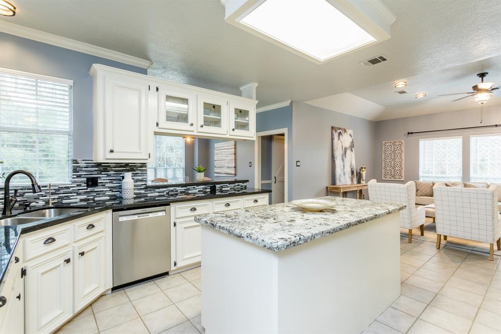 16675 2 Stonecrest Drive, Conroe, Texas 77302, 4 Bedrooms Bedrooms, 11 Rooms Rooms,3 BathroomsBathrooms,Single-family,For Sale,Stonecrest,77358450