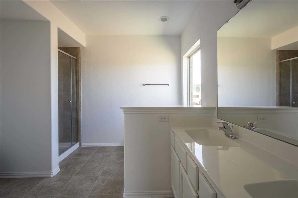 5015 2 Hazel Orchard Drive, Houston, Texas 77066, 4 Bedrooms Bedrooms, 4 Rooms Rooms,2 BathroomsBathrooms,Single-family,For Sale,Hazel Orchard,86539597