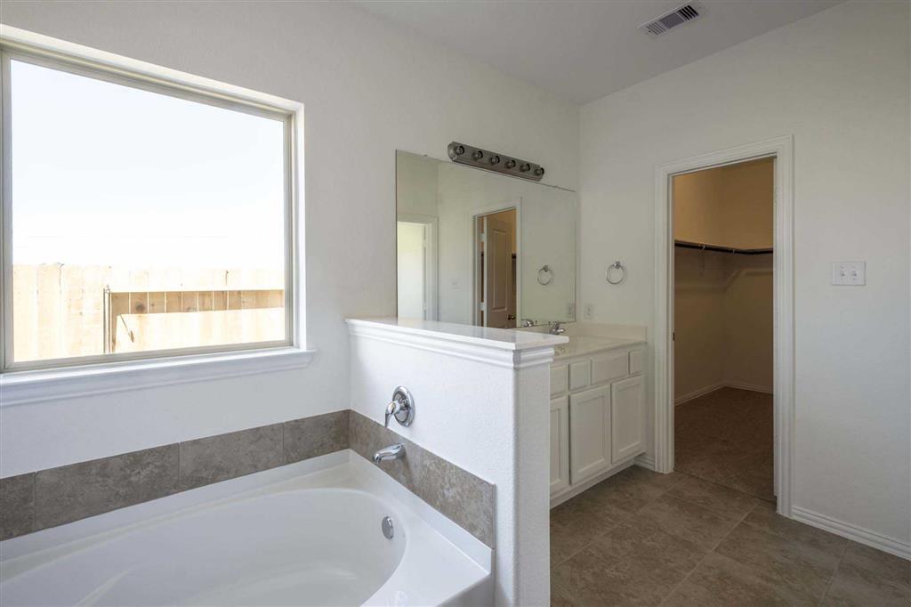 5015 2 Hazel Orchard Drive, Houston, Texas 77066, 4 Bedrooms Bedrooms, 4 Rooms Rooms,2 BathroomsBathrooms,Single-family,For Sale,Hazel Orchard,86539597