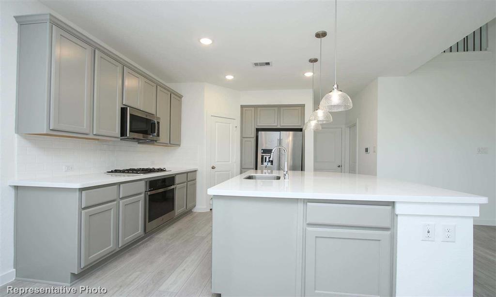 5015 2 Hazel Orchard Drive, Houston, Texas 77066, 4 Bedrooms Bedrooms, 4 Rooms Rooms,2 BathroomsBathrooms,Single-family,For Sale,Hazel Orchard,86539597
