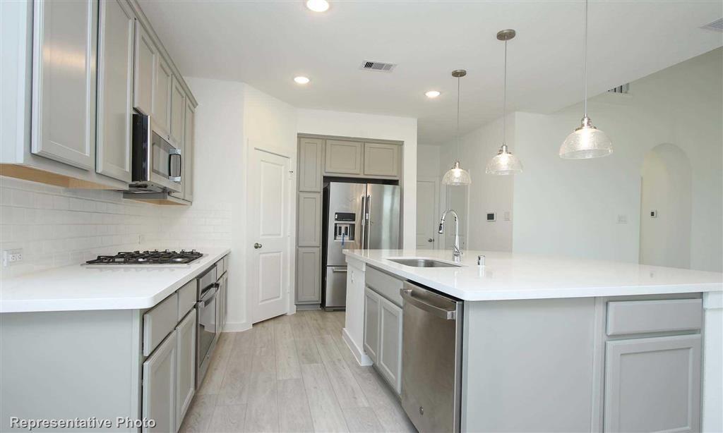 5015 2 Hazel Orchard Drive, Houston, Texas 77066, 4 Bedrooms Bedrooms, 4 Rooms Rooms,2 BathroomsBathrooms,Single-family,For Sale,Hazel Orchard,86539597