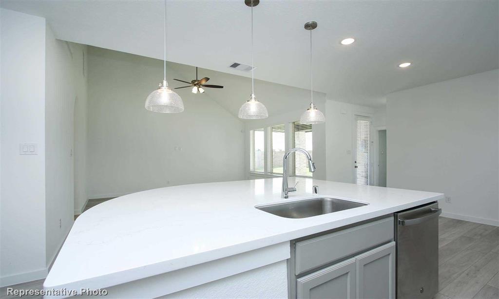 5015 2 Hazel Orchard Drive, Houston, Texas 77066, 4 Bedrooms Bedrooms, 4 Rooms Rooms,2 BathroomsBathrooms,Single-family,For Sale,Hazel Orchard,86539597