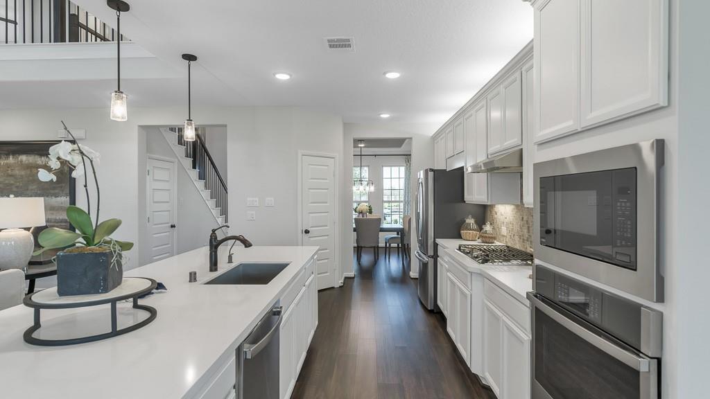 407 2 Beken Cove, La Porte, Texas 77571, 4 Bedrooms Bedrooms, 11 Rooms Rooms,3 BathroomsBathrooms,Single-family,For Sale,Beken,77092029