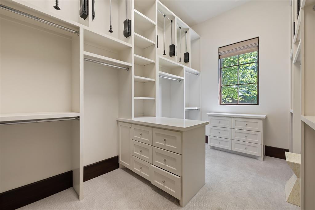 9 2 Gage Court, Houston, Texas 77024, 5 Bedrooms Bedrooms, 14 Rooms Rooms,6 BathroomsBathrooms,Single-family,For Sale,Gage,78565143