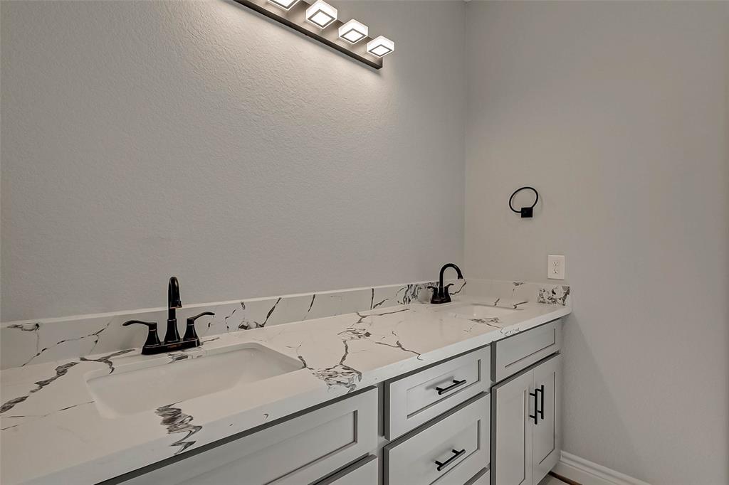 3641 2 Lydia Street, Houston, Texas 77021, 3 Bedrooms Bedrooms, 5 Rooms Rooms,2 BathroomsBathrooms,Single-family,For Sale,Lydia,49787567