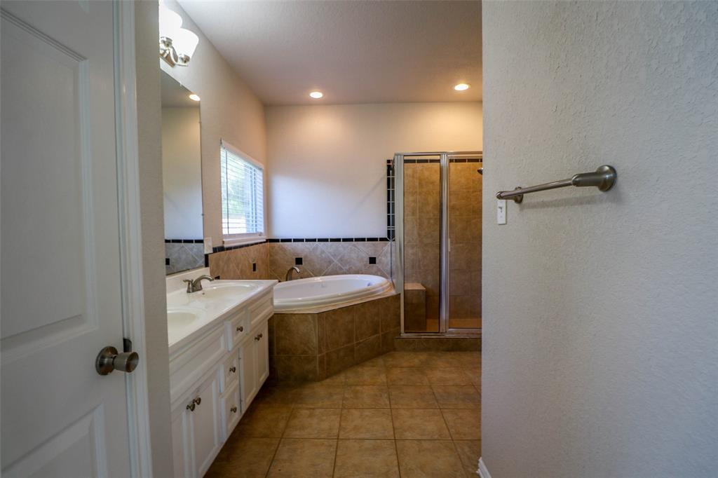 13121 1 7th Street, Santa Fe, Texas 77510, 3 Bedrooms Bedrooms, 8 Rooms Rooms,2 BathroomsBathrooms,Single-family,For Sale,7th,38705380