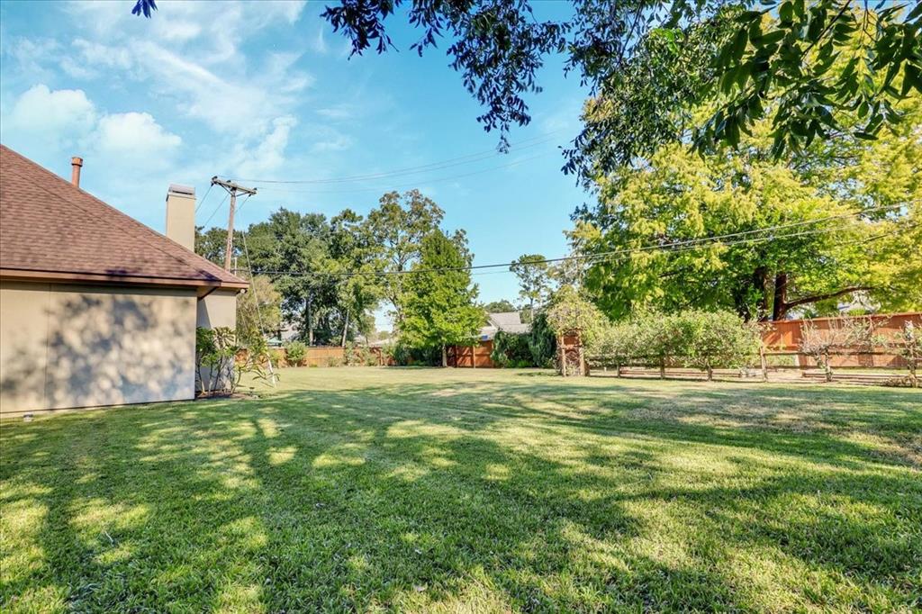 8806 2 Merlin Drive, Spring Valley Village, Texas 77055, 3 Bedrooms Bedrooms, 13 Rooms Rooms,2 BathroomsBathrooms,Single-family,For Sale,Merlin,66561022