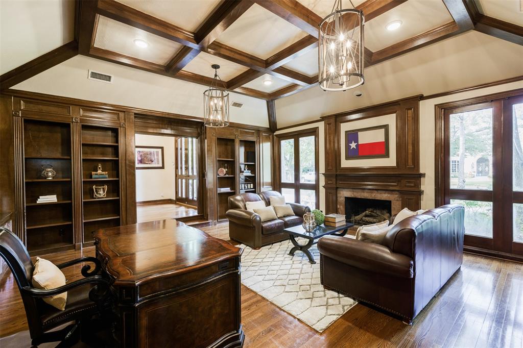 11707 1 Wendover Lane, Bunker Hill Village, Texas 77024, 5 Bedrooms Bedrooms, 15 Rooms Rooms,4 BathroomsBathrooms,Single-family,For Sale,Wendover,79292860