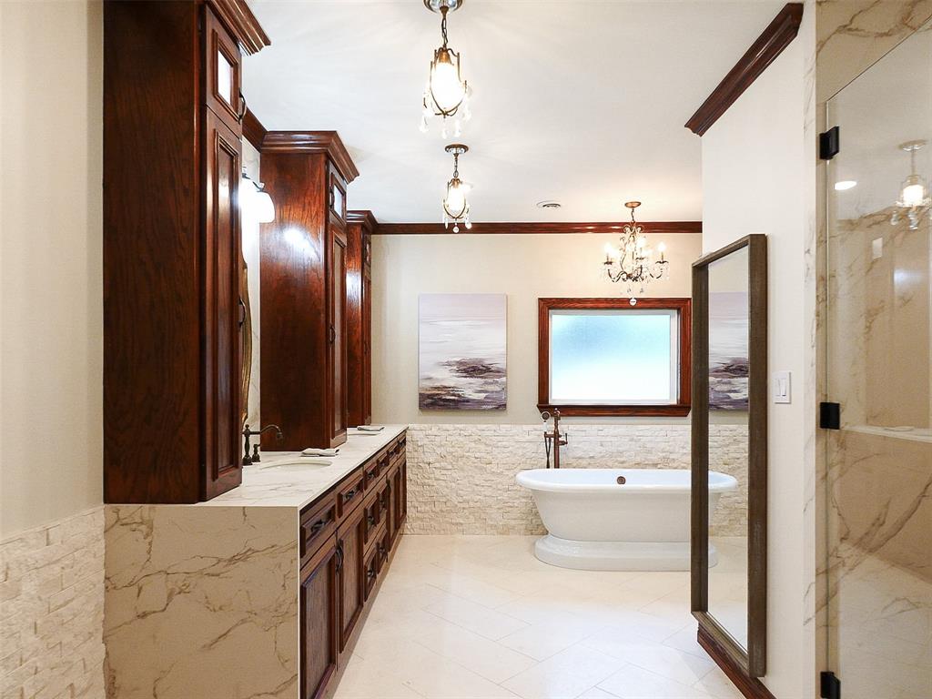 11707 1 Wendover Lane, Bunker Hill Village, Texas 77024, 5 Bedrooms Bedrooms, 15 Rooms Rooms,4 BathroomsBathrooms,Single-family,For Sale,Wendover,79292860