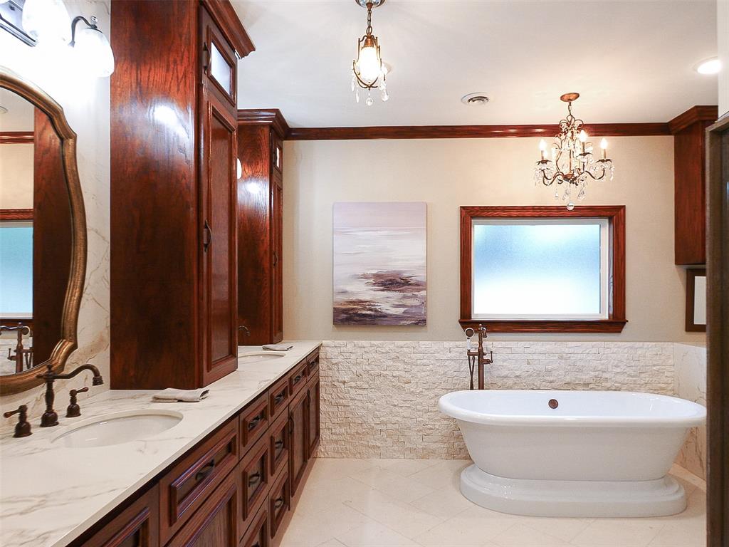 11707 1 Wendover Lane, Bunker Hill Village, Texas 77024, 5 Bedrooms Bedrooms, 15 Rooms Rooms,4 BathroomsBathrooms,Single-family,For Sale,Wendover,79292860