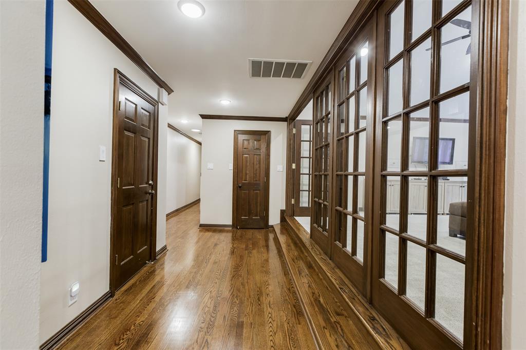 11707 1 Wendover Lane, Bunker Hill Village, Texas 77024, 5 Bedrooms Bedrooms, 15 Rooms Rooms,4 BathroomsBathrooms,Single-family,For Sale,Wendover,79292860