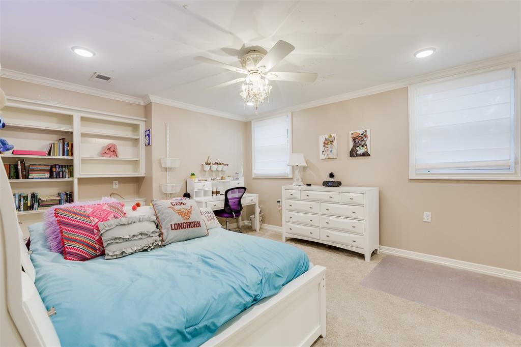 11707 1 Wendover Lane, Bunker Hill Village, Texas 77024, 5 Bedrooms Bedrooms, 15 Rooms Rooms,4 BathroomsBathrooms,Single-family,For Sale,Wendover,79292860