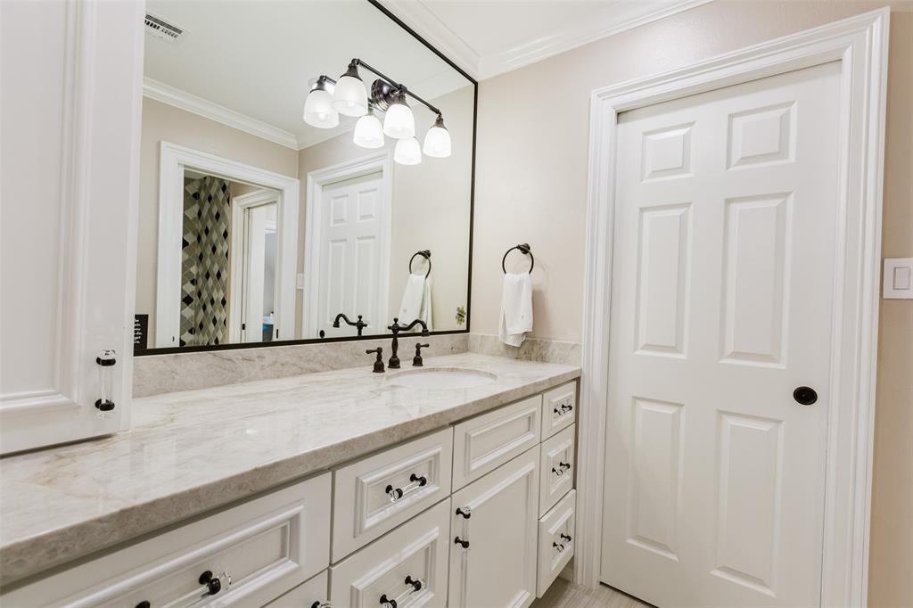11707 1 Wendover Lane, Bunker Hill Village, Texas 77024, 5 Bedrooms Bedrooms, 15 Rooms Rooms,4 BathroomsBathrooms,Single-family,For Sale,Wendover,79292860