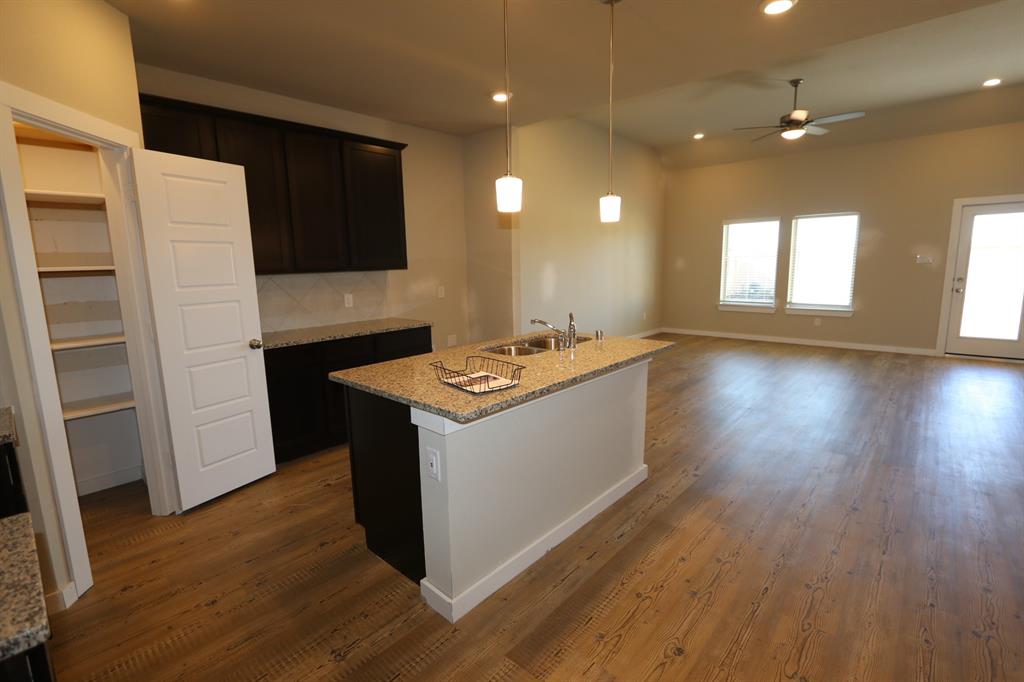 2497 2 Clydesdale Drive, Alvin, Texas 77511, 5 Bedrooms Bedrooms, 8 Rooms Rooms,3 BathroomsBathrooms,Single-family,For Sale,Clydesdale,67797142