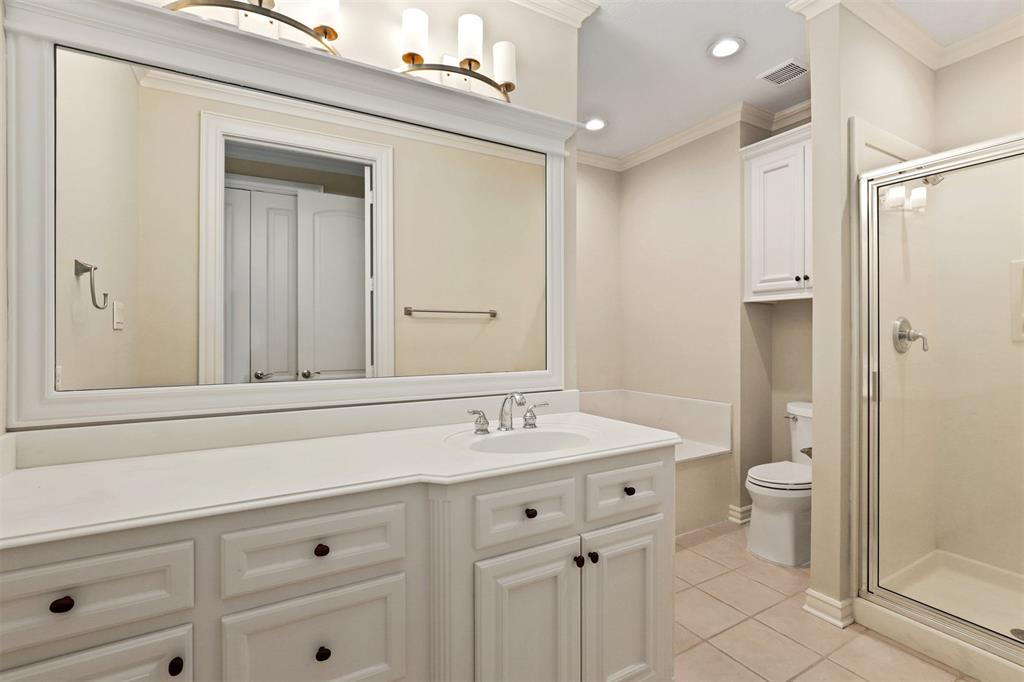 19 2 Hunnewell Way, The Woodlands, Texas 77382, 5 Bedrooms Bedrooms, 5 Rooms Rooms,6 BathroomsBathrooms,Single-family,For Sale,Hunnewell,67746542
